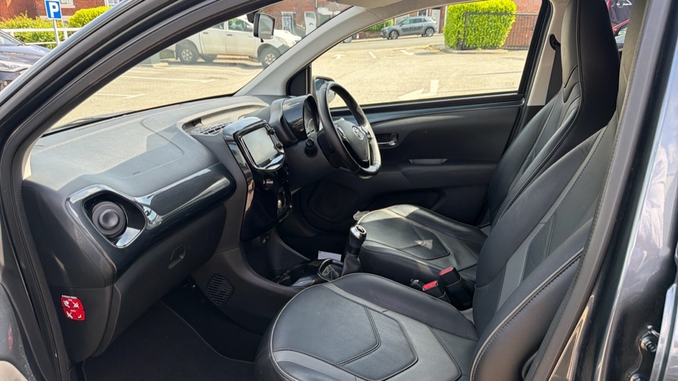 Toyota Aygo X X-clusiv 3 Grey #5