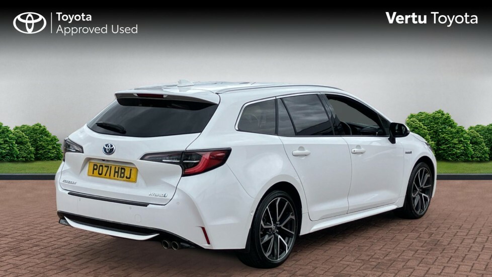 Toyota Corolla Excel White #2