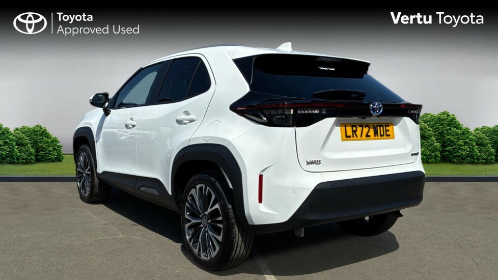 Toyota Yaris Cross Excel White #4