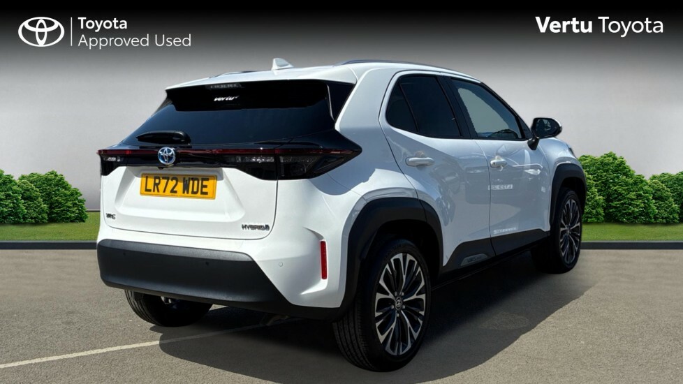 Toyota Yaris Cross Excel White #2