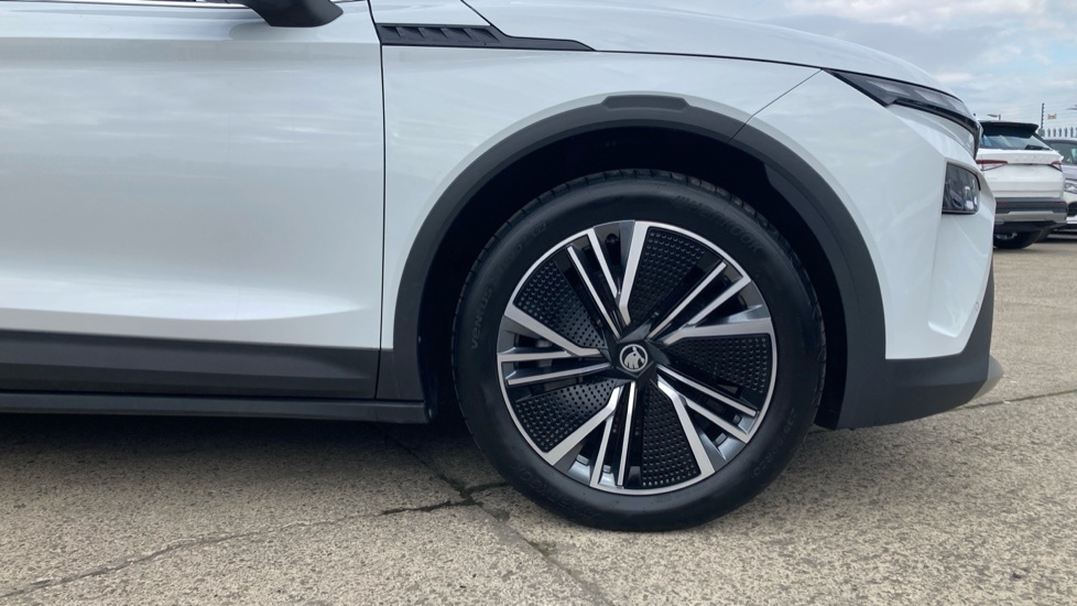 Skoda Elroq Edition White #5