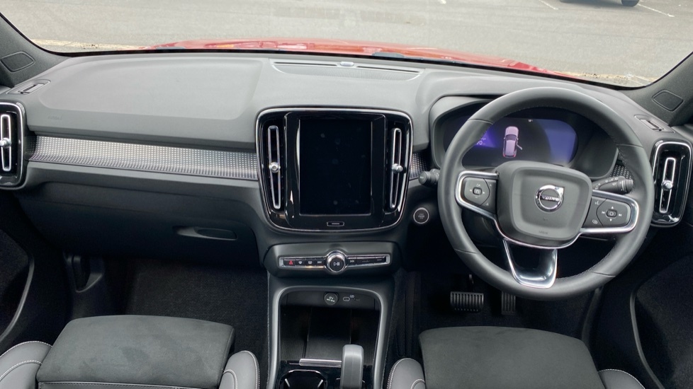 Volvo XC40 Plus Red #5
