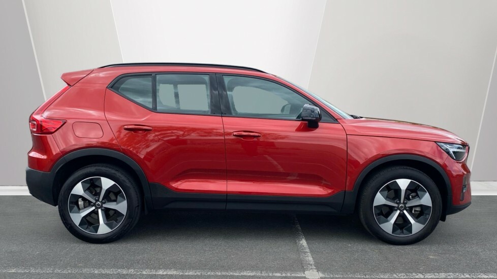 Volvo XC40 Plus Red #3