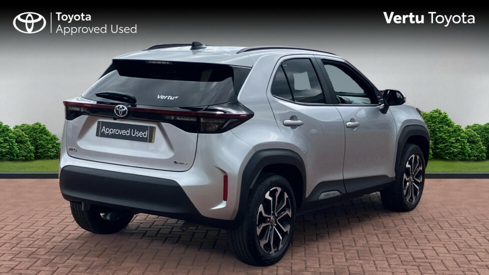 Toyota Yaris Cross Design FL75PXG Silver #2