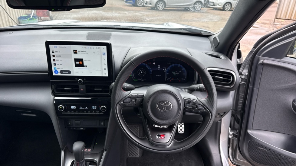 Toyota Yaris Cross Gr Sport WG75EPN White #6
