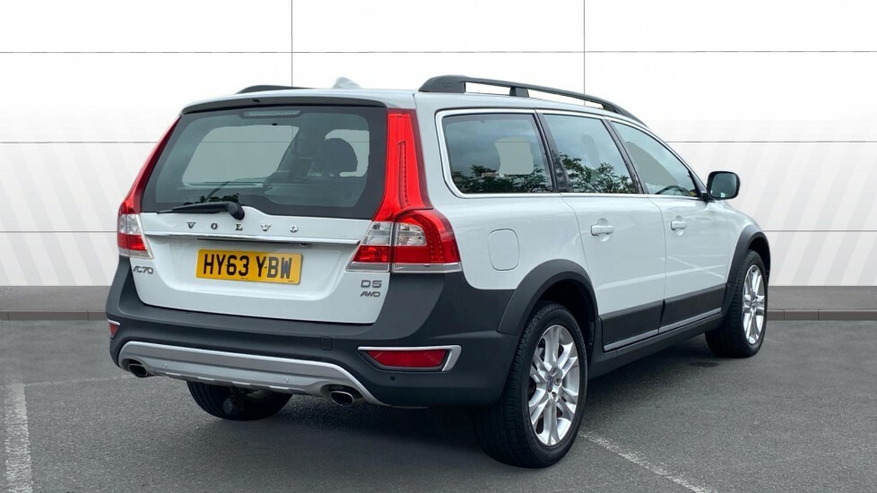Volvo XC70 Se Lux White #2