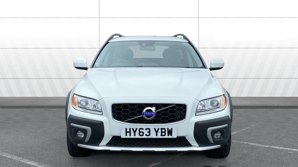 Volvo XC70 Se Lux White #3