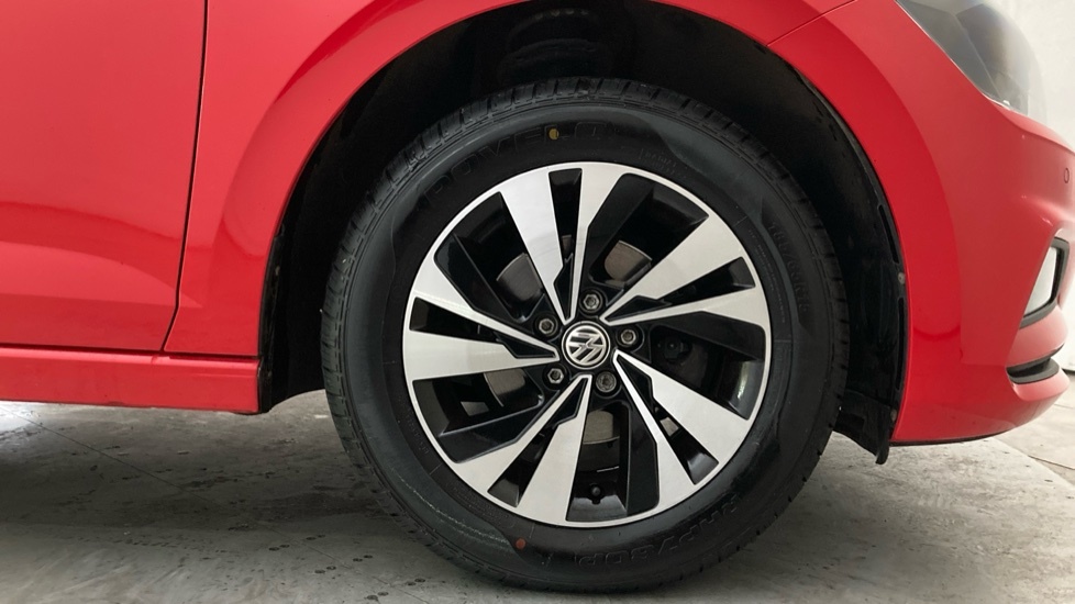 Volkswagen Polo Match Red #5