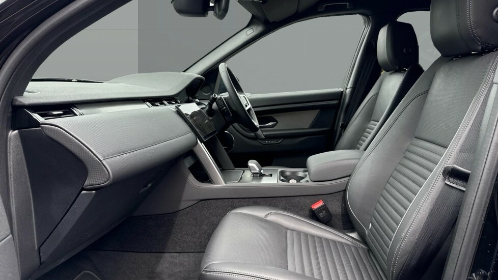 Land Rover Discovery Sport Dynamic Se YJ75VLE Black #3