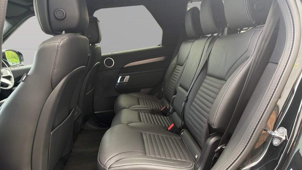 Land Rover Discovery Dynamic Hse Black #4