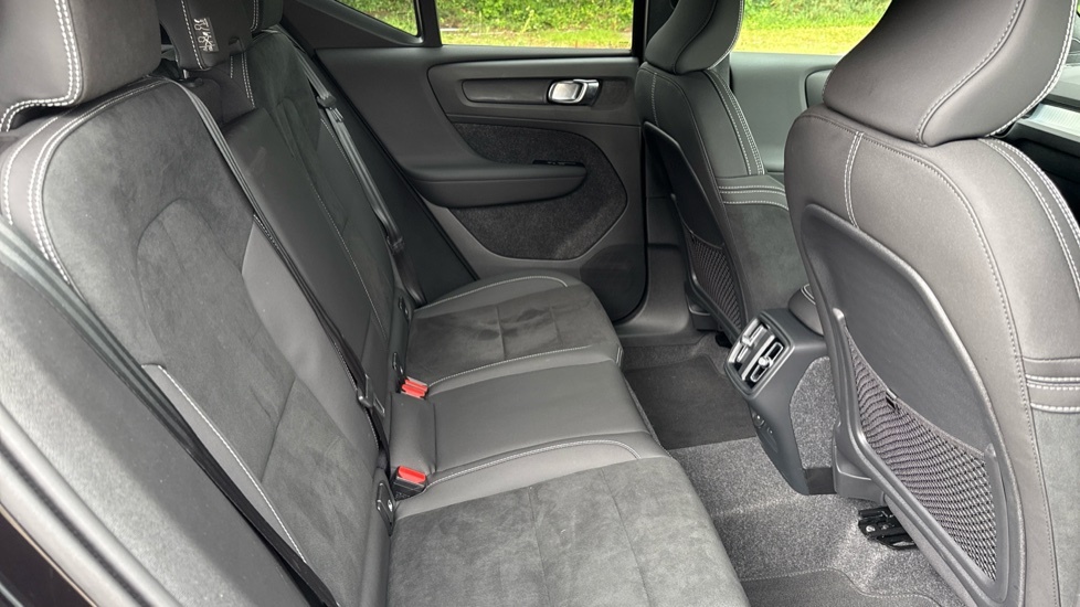 Volvo XC40 Plus Black Edition MJ75JSY Black #6