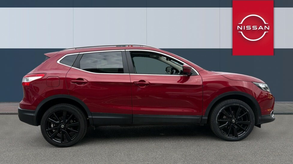 Nissan Qashqai Tekna Red #5