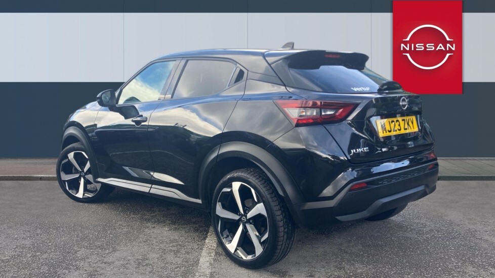 Nissan Juke Tekna Black #2