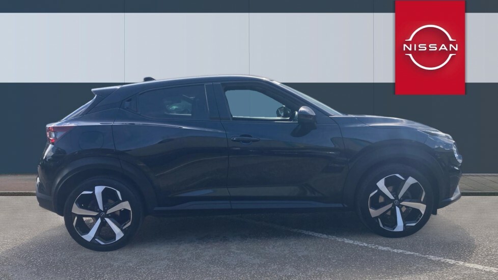Nissan Juke Tekna Black #5