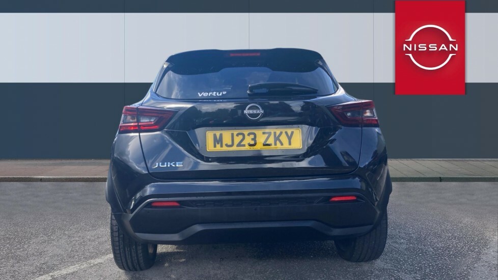 Nissan Juke Tekna Black #6