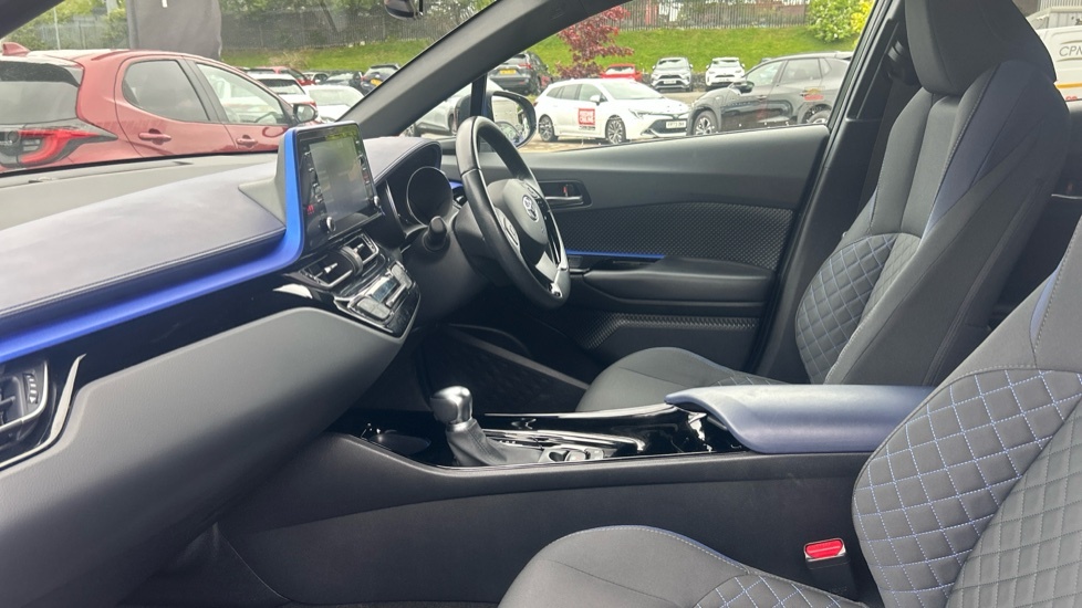 Toyota C-Hr Dynamic Black #5