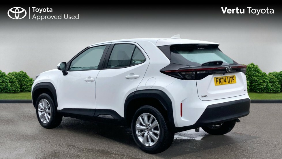 Toyota Yaris Cross Icon White #4