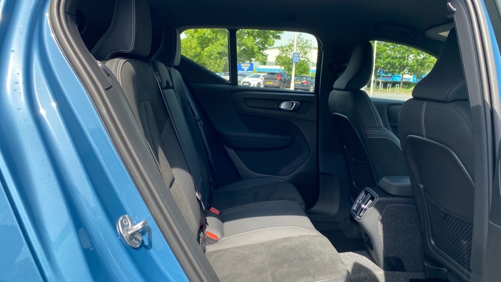 Volvo XC40 Plus WF25GWU Blue #6