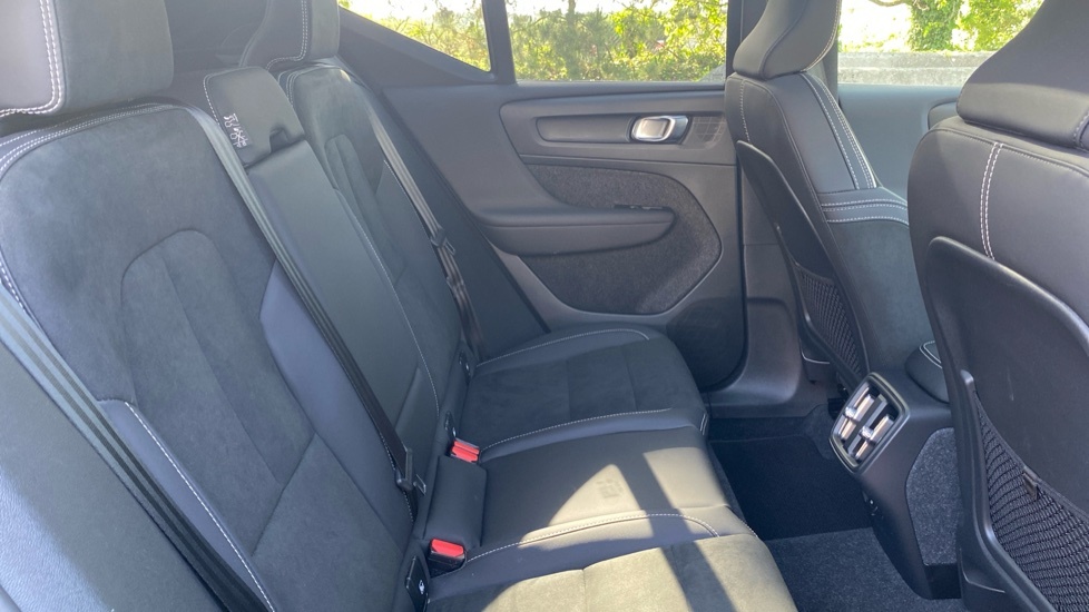 Volvo XC40 Ultimate Black #6