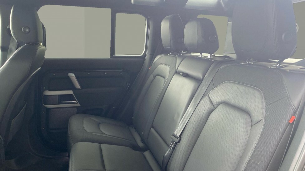 Land Rover Defender 110 X-dynamic S WJ72BTY Black #4