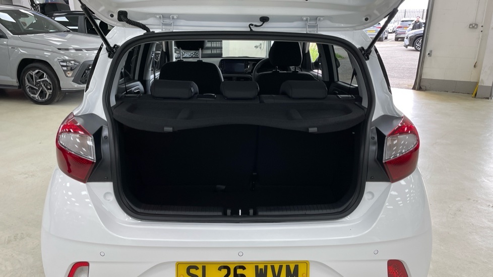 Hyundai I10 Advance White #4