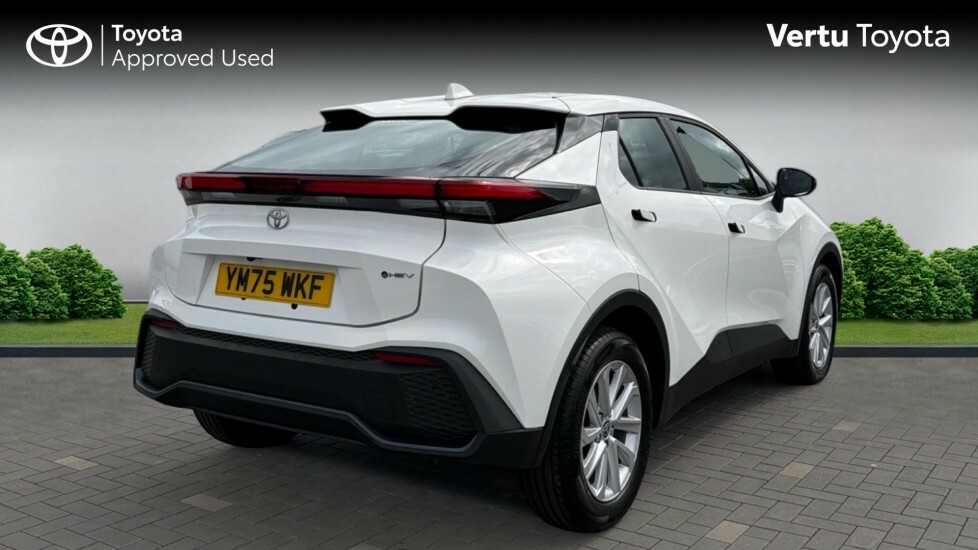 Toyota C-Hr Icon YM75WKF White #2
