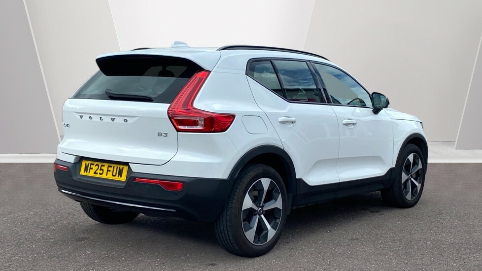 Volvo XC40 Plus White #2