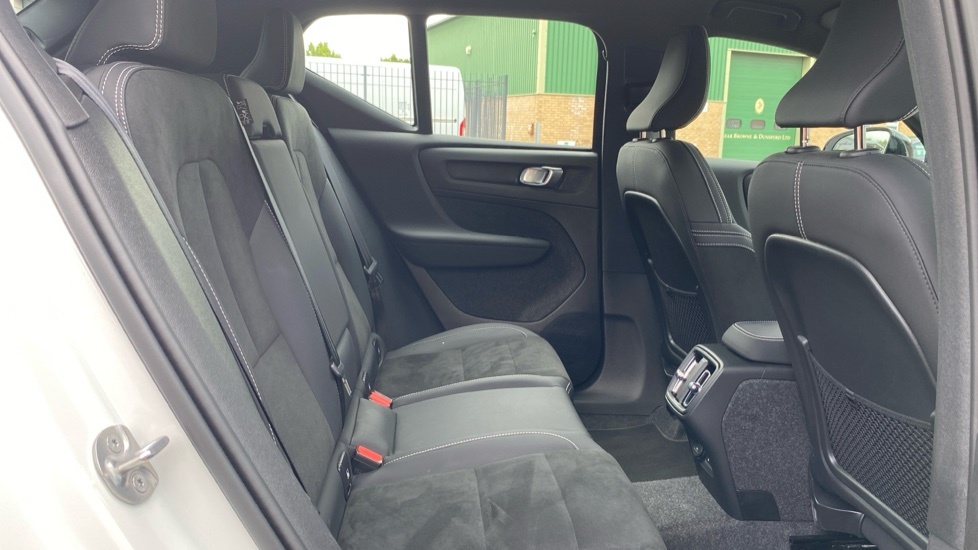 Volvo XC40 Plus White #6
