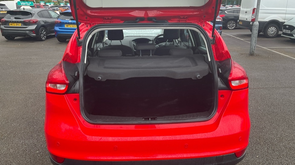 Ford Focus Titanium Red #4