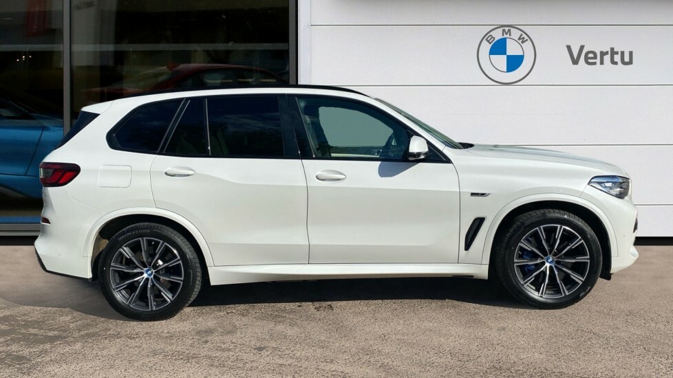BMW X5 M M Sport White #3