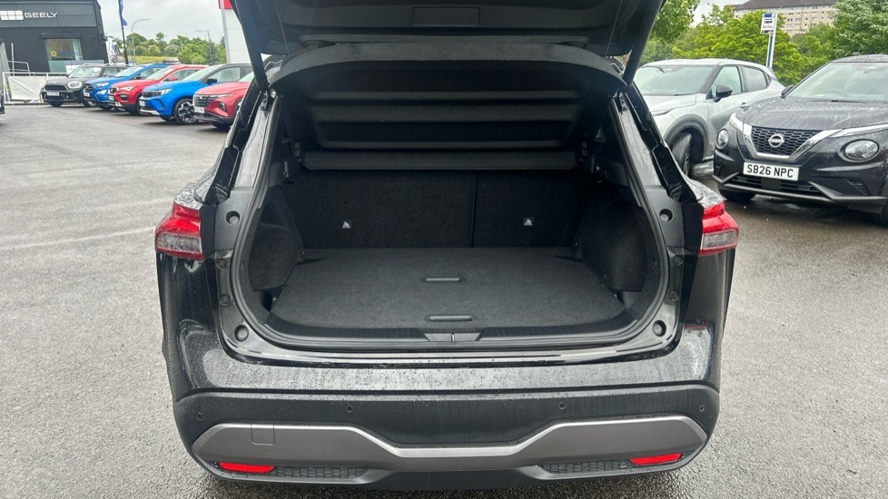Nissan Qashqai Tekna Black #4