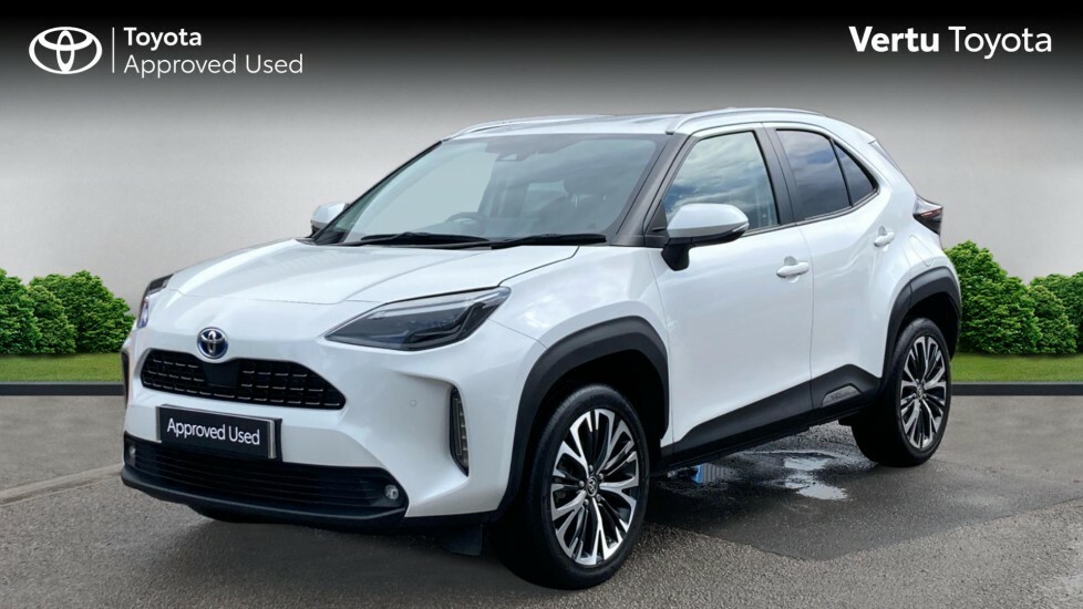 Toyota Yaris Cross Excel White #3