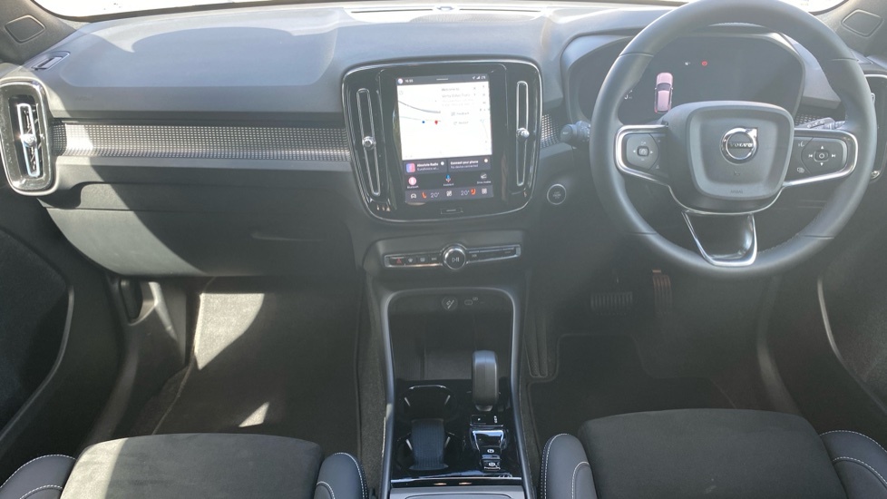 Volvo XC40 Plus Black #5
