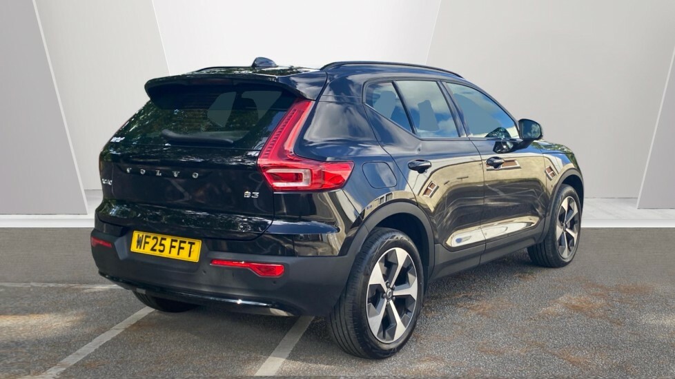 Volvo XC40 Plus Black #2