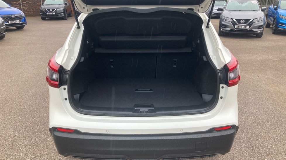 Nissan Qashqai Acenta Premium DF68YLW White #4