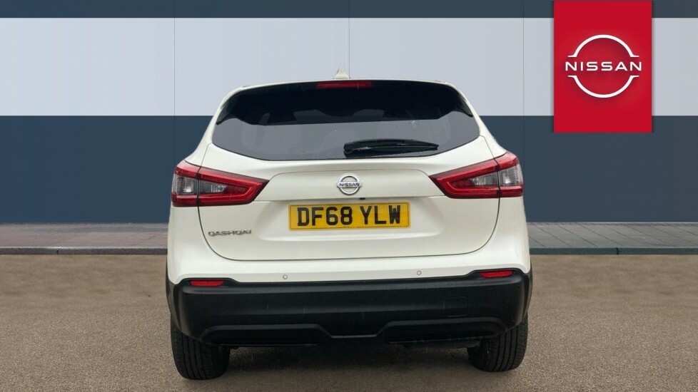Nissan Qashqai Acenta Premium DF68YLW White #6