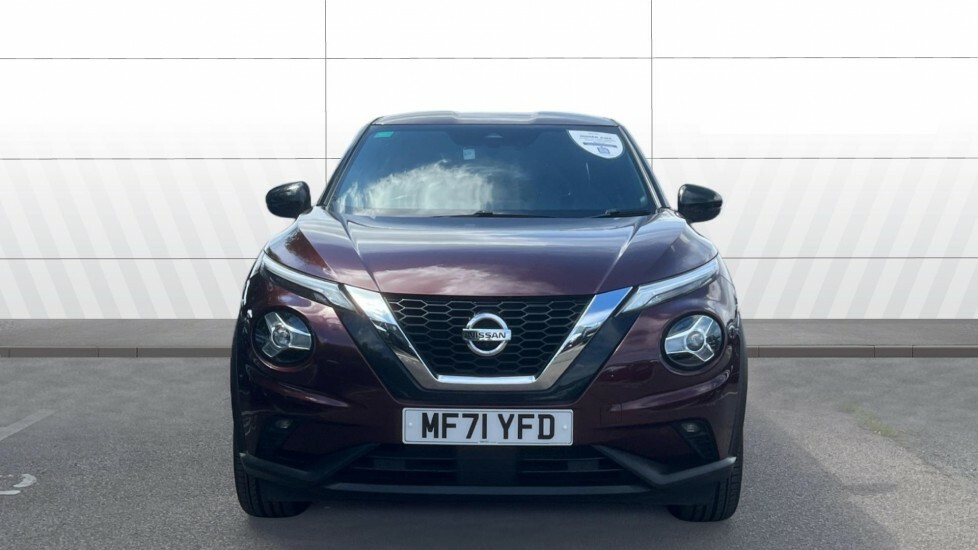 Nissan Juke Tekna Red #3