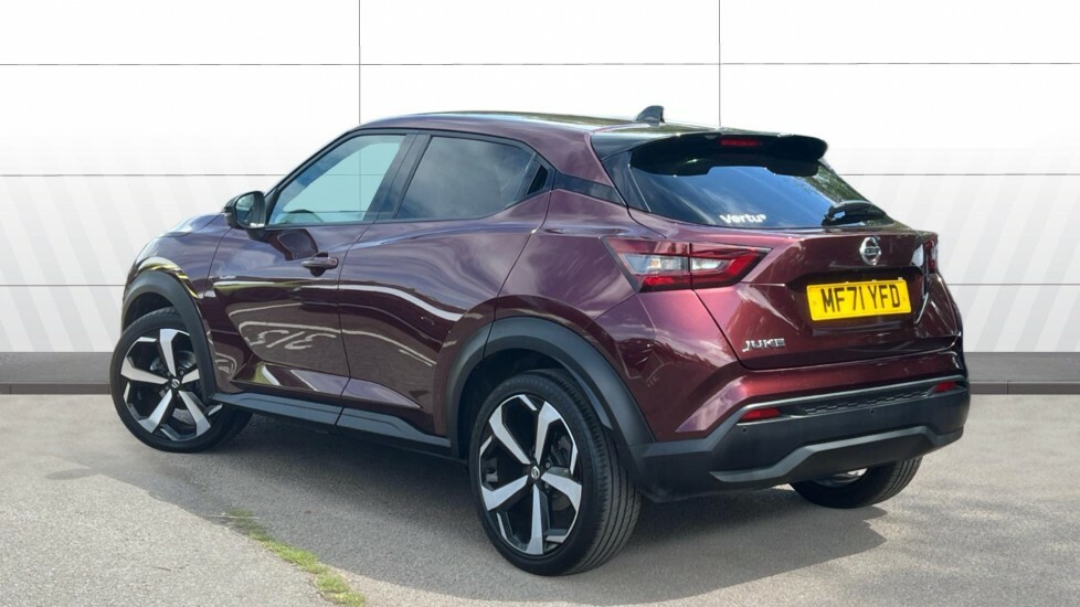 Nissan Juke Tekna Red #2