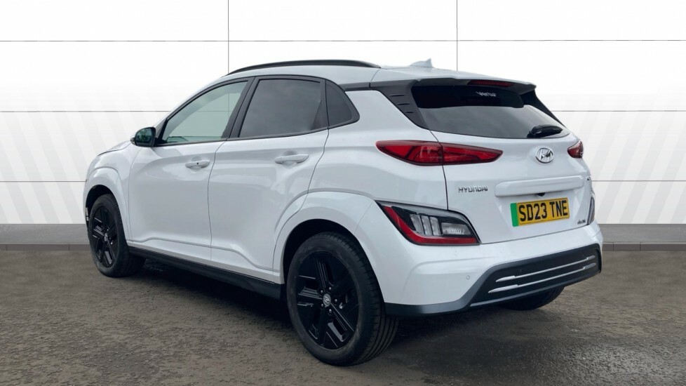 Hyundai Kona Premium White #2