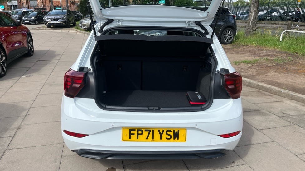 Volkswagen Polo Life FP71YSW White #4