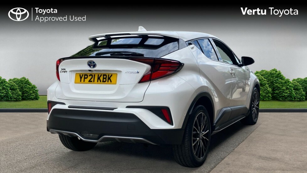 Toyota C-Hr Excel White #2