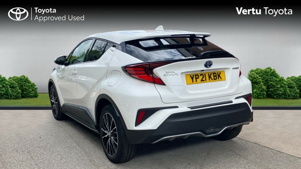 Toyota C-Hr Excel White #4