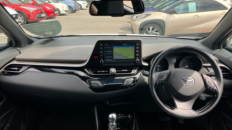 Toyota C-Hr Excel White #6