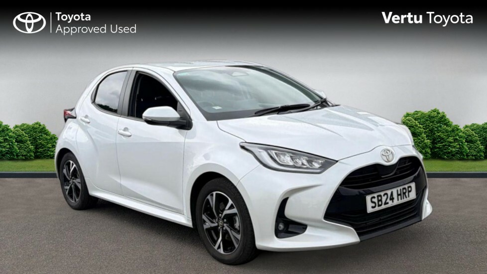 Toyota Yaris Design White
