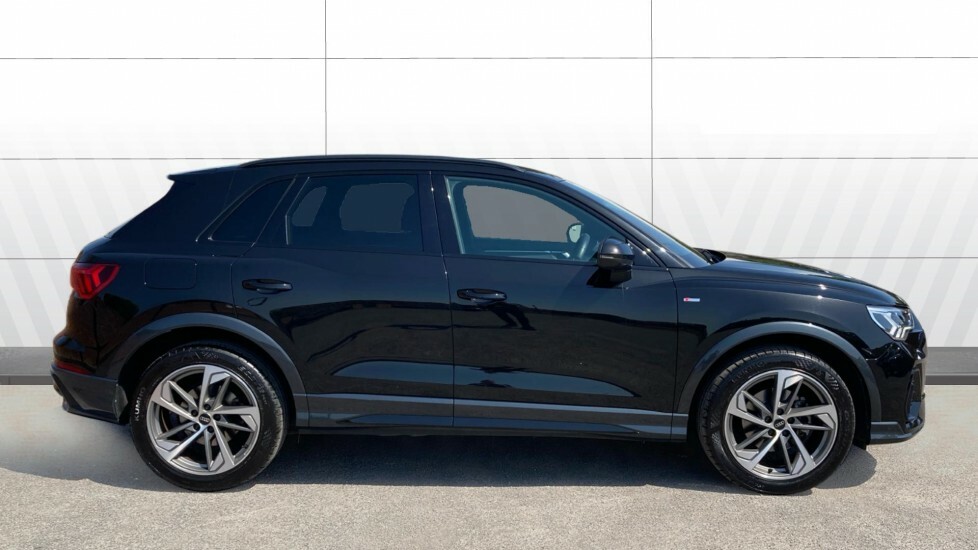 Audi Q3 Black Edition RK22LKZ Black #5