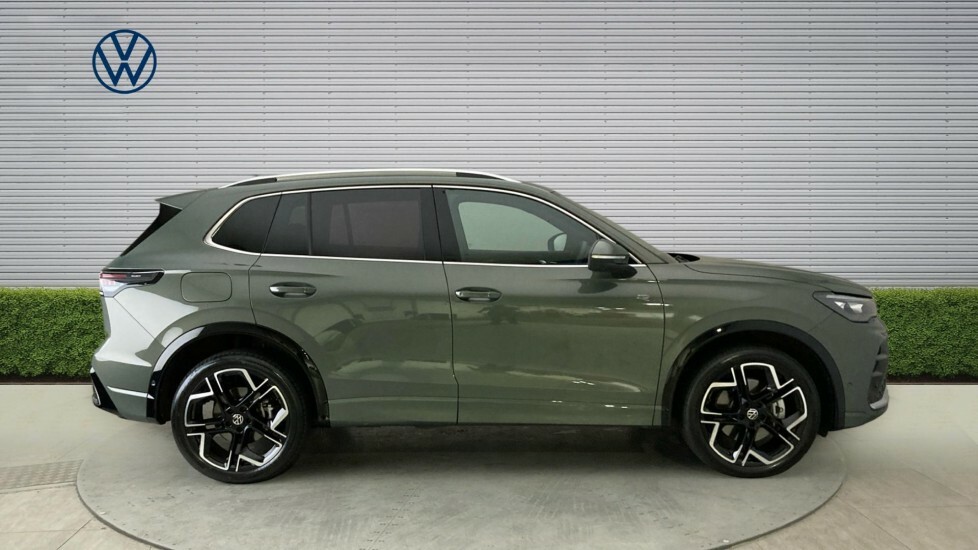 Volkswagen Tiguan R-line KP75VYC Green #4
