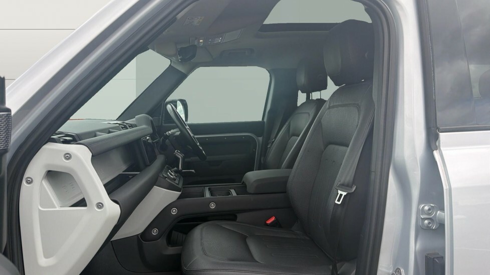 Land Rover Defender 110 S Silver #3
