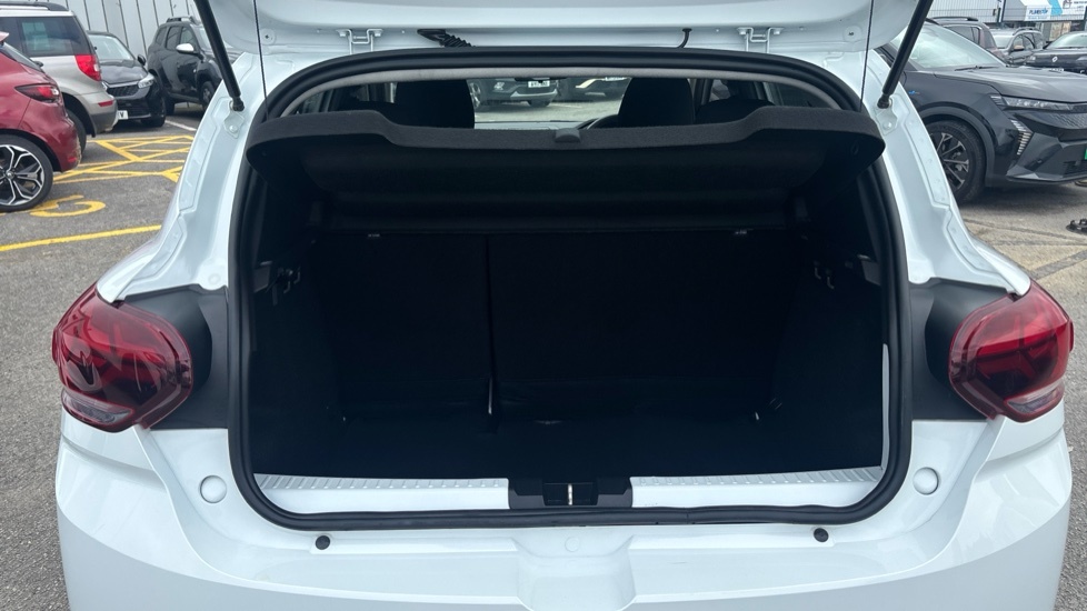 Dacia Sandero Essential White #4