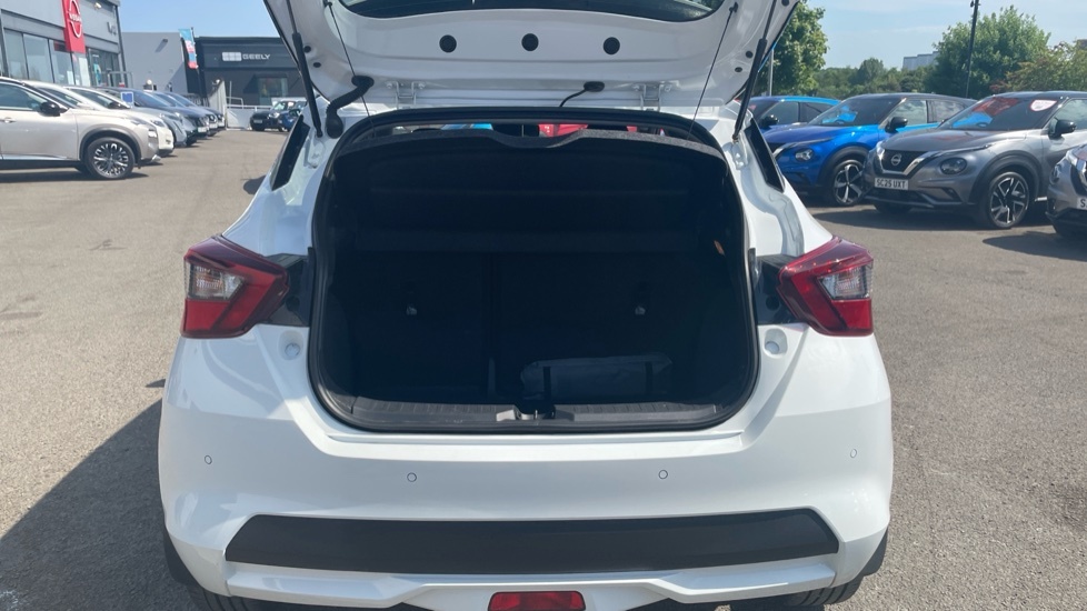 Nissan Micra Tekna White #4