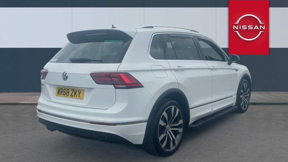 Volkswagen Tiguan R-line White #2